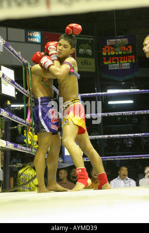 Concours de Kick Boxing Stadium Lumpini Bangkok Banque D'Images