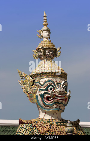 Guardian Dragon singe au Grand Palace Bangkok Thaïlande Banque D'Images