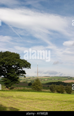 La télévision Emley Moor Lane Skelmanthorpe Busker de mât West Yorkshire Angleterre Banque D'Images