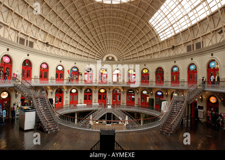 Intérieur de Corn Exchange Leeds West Yorkshire Angleterre Banque D'Images