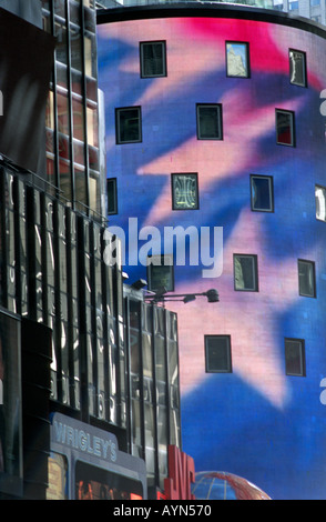 Affichage à Nasdaq montre le drapeau américain Banque D'Images