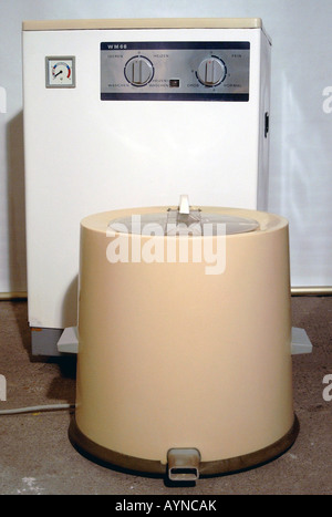 Ménage, électroménagers, petit lave-linge WM 66 et sèche-linge TS 66, produit par VEB Waschgeraetewerk Schwarzenberg, GDR, 1966, conception d'usine par Klaus Kunis, produit, électrique, appareil électrique, années 60, historique, Allemagne de l'est, DDR, XXe siècle, produit, Waschgeratewerk, Waschgerewerk, Banque D'Images