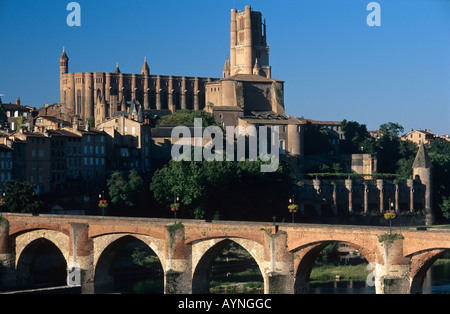 PONT VIEUX VIEUX PONT 11e siècle dans tout le TARN & SAINTE-CÉCILE Cathédrale gothique 13e siècle ALBI MIDI-PYRÉNÉES FRANCE Banque D'Images