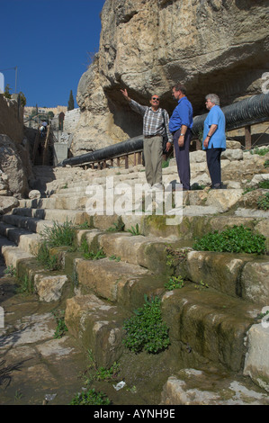 Village de Silwan de Jérusalem Israël nouveau bassin de la 2e période du temple découvert Siloah 2004 vue verticale avec les gens Banque D'Images