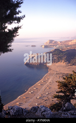 La Grèce a l'aube de la municipalité de Tsambika monastère sur l'île de Rhodes Banque D'Images