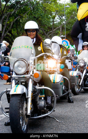 Femme de police à moto, San Juan, Puerto Rico Banque D'Images