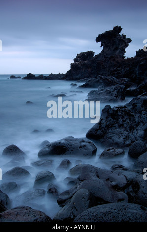 Seascape de Yongduam rock à l'aube, Cheju Island (l'île de Jeju, Corée du Sud) Banque D'Images