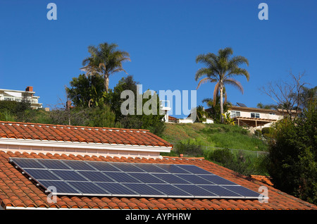 Panneaux solaires résidentiels Banque D'Images