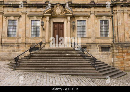 Étapes allant jusqu'à l'entrée de la Neue Residenz (nouvelle résidence), Bamberg, Haute-Franconie, Bavière, Allemagne Banque D'Images