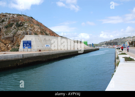 Le Portugal, voir l'entrée de la Marina de Albufeira Banque D'Images