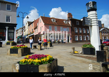 Angel Hill Square, Bury St Edmunds, Suffolk, Angleterre, Royaume-Uni Banque D'Images