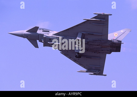 L'Eurofighter Typhoon F2 exploité par l'affichage de la RAF au salon Farnborough International Airshow Banque D'Images