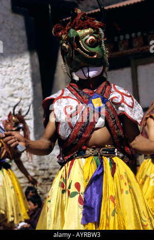 Danseur masqué à l'Tangbi Mani Tsechu (festival), au Bhoutan Banque D'Images