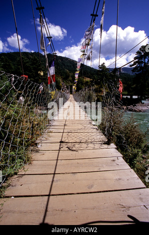 Un pont tibétain sur le Tchou Chamkhar, Bhoutan Banque D'Images