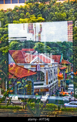 Réflexions d'immeuble en verre fenêtre Banque D'Images