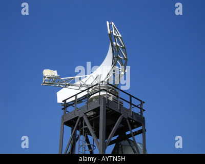 La tour radar plat et station de garde-côtes Fairlight Hastings Sussex England UK Banque D'Images