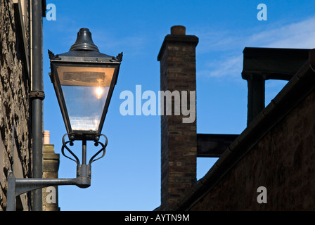 Lampe de rue et de cheminée, Édimbourg Banque D'Images