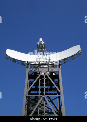 La tour radar plat et station de garde-côtes Fairlight Hastings Sussex England UK Banque D'Images