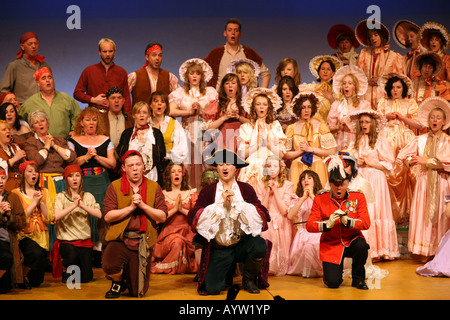 Performance de l'Pirates of Penzance par l'Haddo Choral and Operatic Society à Haddo House, Aberdeenshire, Scotland, UK Banque D'Images