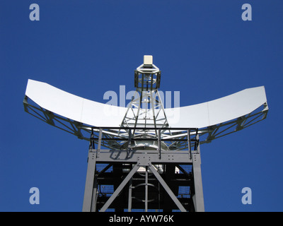 La tour radar plat et station de garde-côtes Fairlight Hastings Sussex England UK Banque D'Images