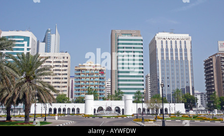 Partie de Qasr al Hosn, une forteresse historique à Abu Dhabi, capitale des Émirats arabes Unis (eau). Le bâtiment date de 1761 et a été rénové Banque D'Images