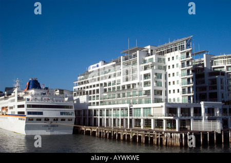 Bateau à quai au port d'Auckland Nouvelle Zélande Banque D'Images