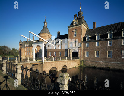 Anholt mit Wasserschloss, Zugbruecke Isselburg-Anholt, Münster, Allemagne Banque D'Images