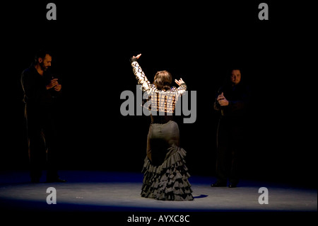 Danseuse espagnole de flamenco Eva Yerbabuena effectue en Festival USA 30 Jan 2005 à New York City Centre Hall New York USA Banque D'Images
