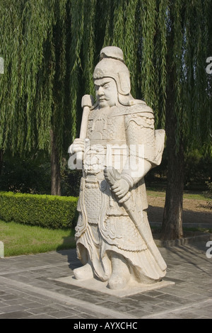 Statue d'un général le long de la manière de l'Siprit Tombeaux des Ming. Nanjing, Chine Banque D'Images