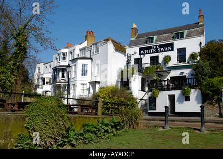 Le White Swan pub Riverside London Twickenham Banque D'Images