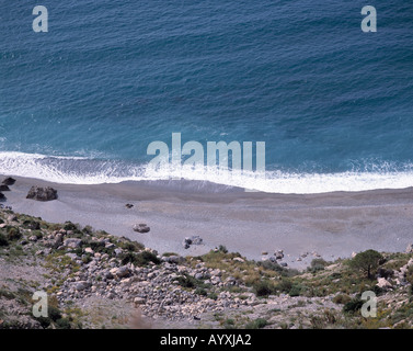Kuestenlandschaft Felsenkueste, Brandung, schaeumendes, Meer, Wellen spuelen an den Strand, Costa del Sol, Andalusien Banque D'Images