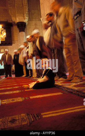 La prière du vendredi à l'intérieur de la mosquée Abou Abbas Al Mursi Alexandria Egypte Banque D'Images