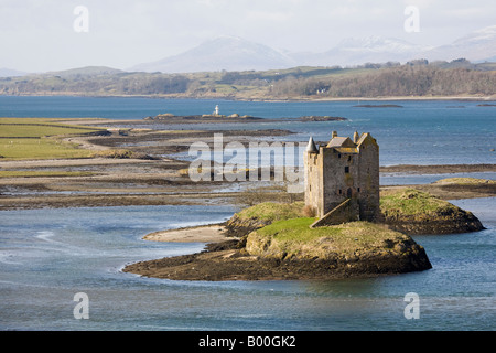 Castle Stalker est une tour de quatre étages, un îlot de marée sur le Loch Laich, une crique au large du Loch Linnhe. Nord-est de Port Appin, Argyll, Écosse Banque D'Images