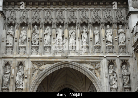 Des statues du 20ème siècle "martyrs" à l'abbaye de Westminster à Londres, Angleterre Banque D'Images