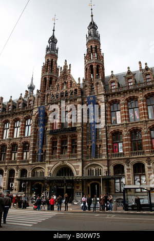 Façade de la première ville magna plaza shopping mall Nieuwezijds Voorburgwal Amsterdam Pays-Bas Hollande du Nord Europe Banque D'Images