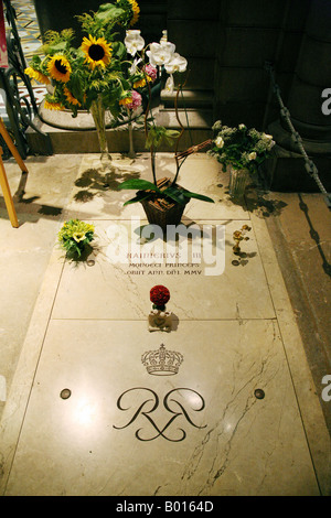La tombe du Prince Rainier de Monaco ; la cathédrale Saint-Nicolas, Monte Carlo, Monaco Banque D'Images