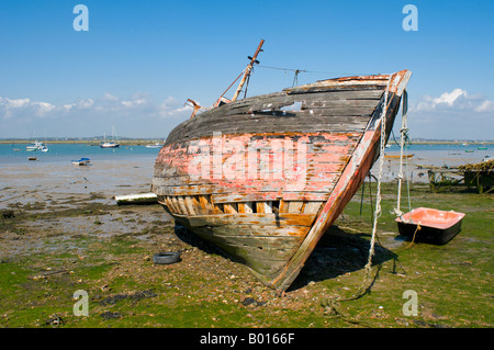 La location de bateau à l'abandon, West Mersea, Essex. Banque D'Images