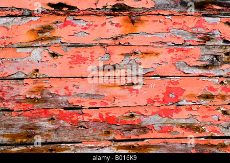 Abstract close up d'écaillage de la peinture sur un bateau de pêche abandonnés. Banque D'Images