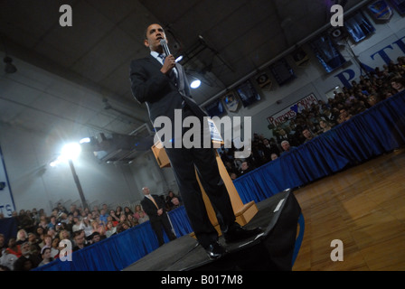 Barack Obama (D-mauvais) parle d'une réunion publique à Grand Valley High School à Malvern Pa. Banque D'Images