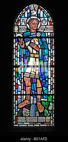 Saint Kentigern fenêtre . L'église Holy Trinity , Winster . Lake District National Park , Devon , Angleterre , Royaume-Uni. Banque D'Images