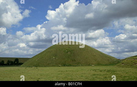 Une vue de Silbury Hill Chalk mound près de Avebury dans le Wiltshire en Angleterre Banque D'Images