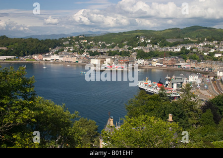 Vue sur le port d'Oban, Scotland prises de Pulpit Hill Banque D'Images