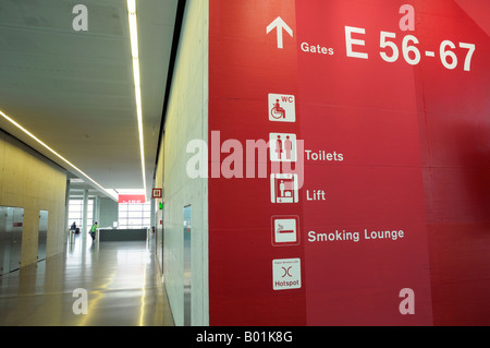 E Terminal de l'aéroport de Zurich Kloten, Aéroport (ZRH) LSZH/Suisse CH Banque D'Images