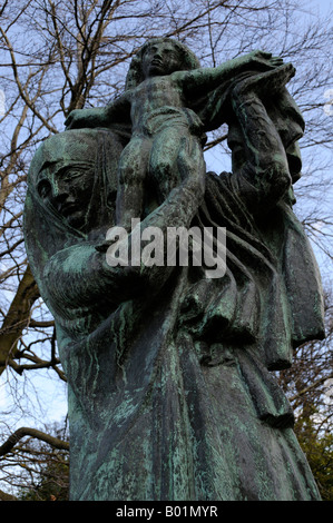 Vierge d'Alsace sculpture en bronze de Emile-Antoine Bourdelle,Dean Gallery, Edinburgh, Ecosse Banque D'Images