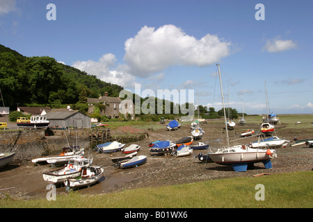 Porlock Weir britannique Somerset Exmoor bateaux mored en arrière-port à marée basse Banque D'Images