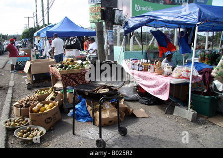 Les étals de marché St Johns, Antigua-Caraïbes Banque D'Images