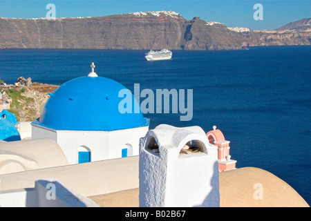 Vue sur la baie de Thira Banque D'Images