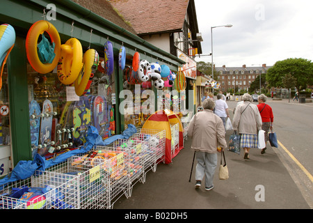 UK Angleterre Somerset beach boutique fournitures Minehead sur l'esplanade Banque D'Images