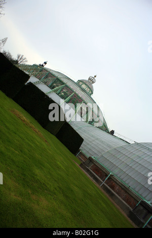 D'hiver, les Serres Royales de Laeken, château de Laeken, Avenue du Parc Royal, Laeken, Bruxelles, Belgique Banque D'Images