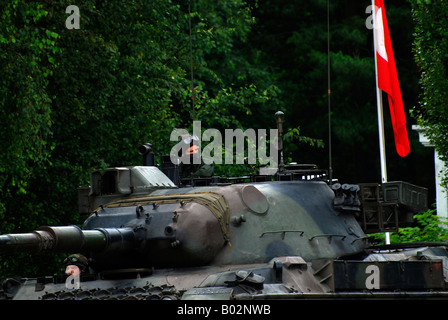 Commandant d'un char Leopard 1A5 MBT de l'armée belge. Banque D'Images